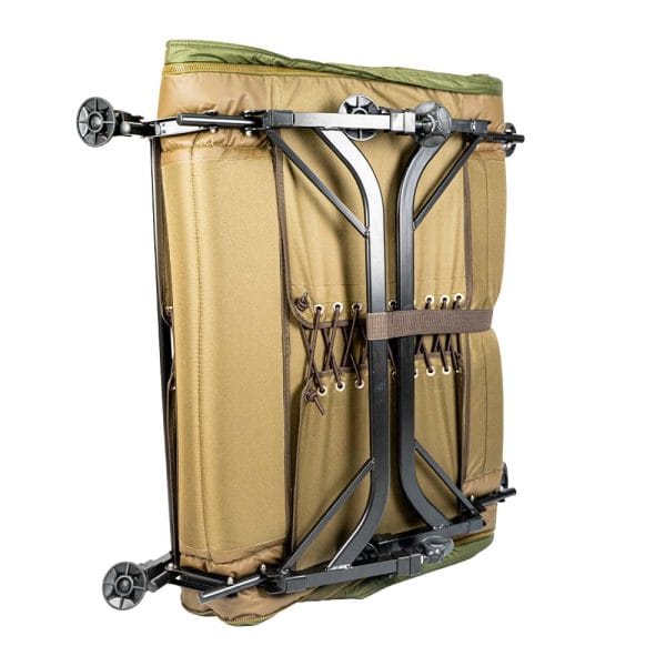 Overzicht foto ingeklapte stretcher RCG DLX SLeeping System Dual met dubbele slaapzak